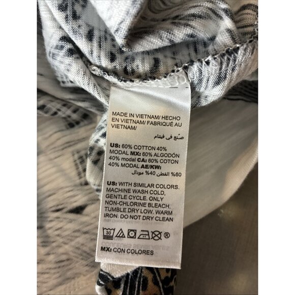 Chico's Womens Size S Sleeveless V Neck Top Leaf Animal Print Stretch Tank - Picture 6 of 6